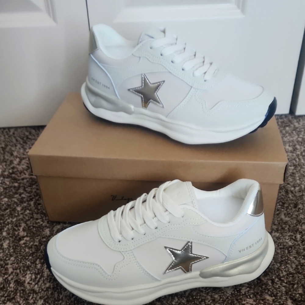 White Star Sneakers